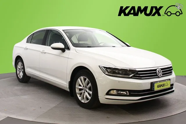 Volkswagen Passat Sedan Comfortline 1,6 TDI / Webasto / Navi / Adapt. Vakkari / ErgoComfort istuimet / Image 1