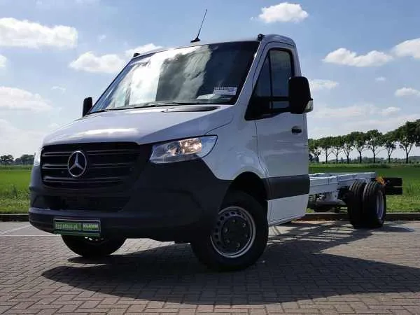 Mercedes-Benz Sprinter 519 CDI Image 1